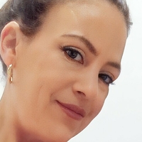 Adriana Thomas Nua
