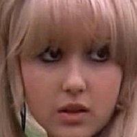 Adrienne Posta Nua