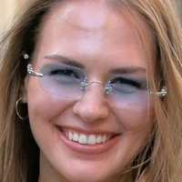 Alena Frolova Nua