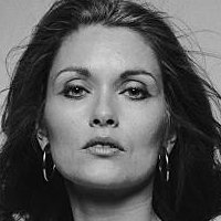 Alexandra Bastedo Nua