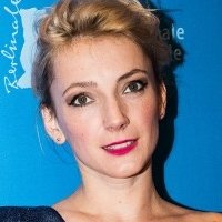 Alexandra Borbely Nua
