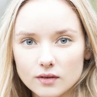 Alexandra Dowling Nua