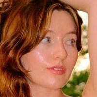Alison Rouge Nua