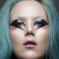 Alissa White-Gluz Nua