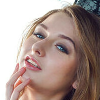 Amelia X Nua