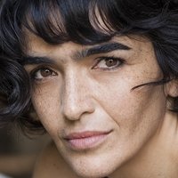 Ana Kavalis Nua