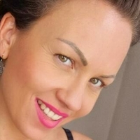Andrea Valockova Nua