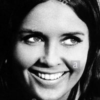 Anjanette Comer Nua