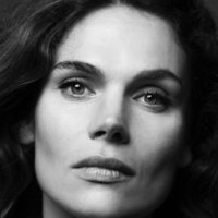 Anna Drijver Nua
