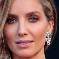 Annabelle Wallis Nua