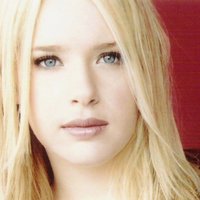Annie Burgstede Nua
