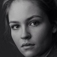 Arina Zharkova Nua