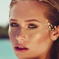 Ashlen Alexandra Nua
