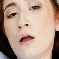 Ava Davis Nua