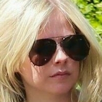 Avril Levigne Nua