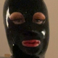 bee_the_rubber_doll Nua