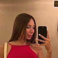 Bella Ciccone Nua