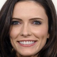 Bitsie Tulloch Nua
