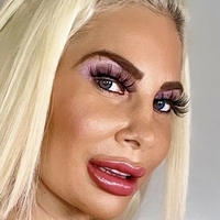 Bombshell Skyler Nicole Nua
