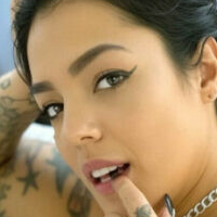 Bre Lovely Nua