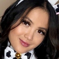 Bree Ashton Nua