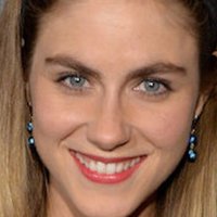 Caitlin Wachs Nua