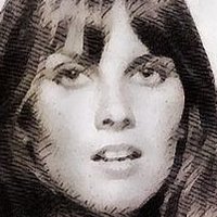 Caroline Munro Nua