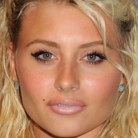 Carrie Michalka Nua