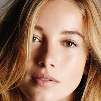 Charlotte Vega Nua