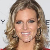 Chelsey Crisp Nua