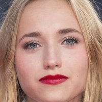 Chloe Jouannet Nua