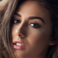 Chloe Veitch Nua
