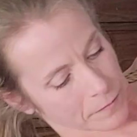 Claire Irons Nua