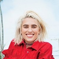 Clara Mamet Nua