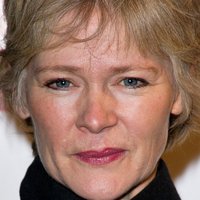 Clare Holman Nua