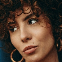curlywiktoria Nua