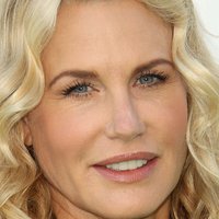 Daryl Hannah Nua