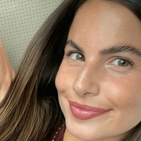 Debora Goncalves Nua