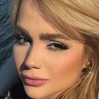 Debora Julia Nua