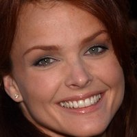 Dina Meyer Nua