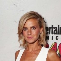 Eliza Coupe Nua