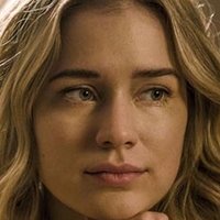 Elizabeth Lail Nua