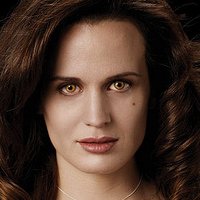 Elizabeth Reaser Nua