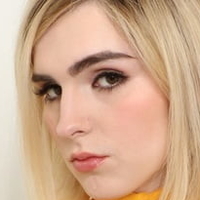 Ella Hollywood Nua