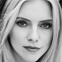 Elle Evans Nua