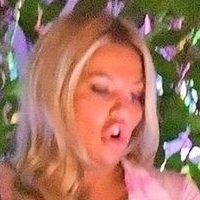 Ellie Mackenzie Nua