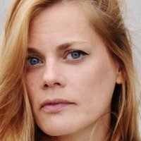 Elzemarieke de Vos Nua
