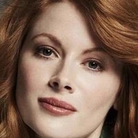 Emily Beecham Nua