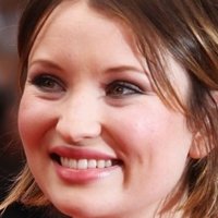 Emily Browning Nua