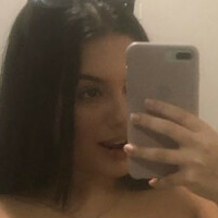Emily Muniz Nua